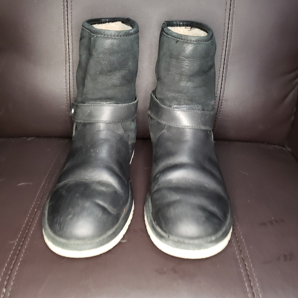 Ugg Australia 1007139 Woman Sheepskin Shearling Black Boots - Picture 3 of 8